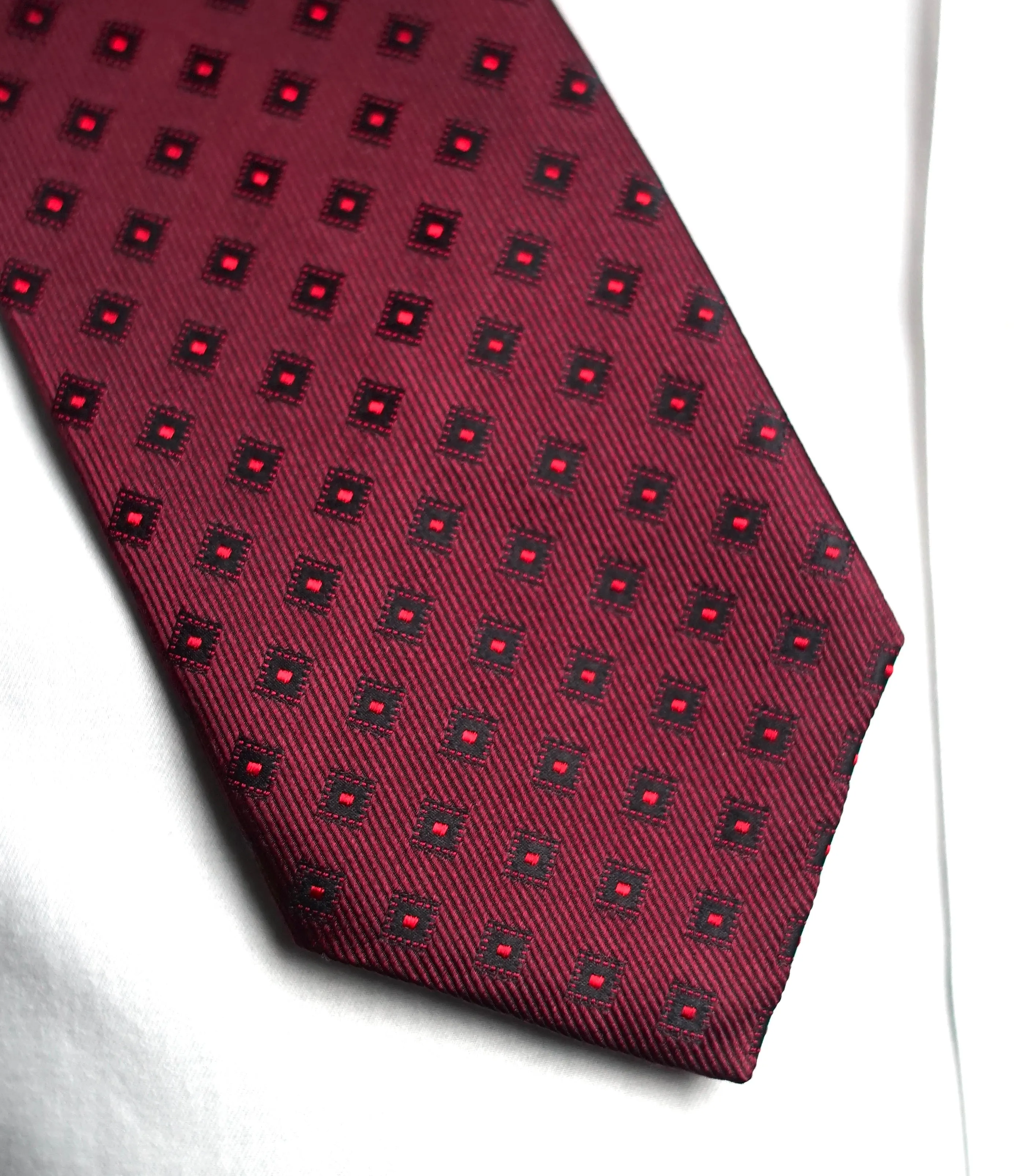 Carola Vintage Tie